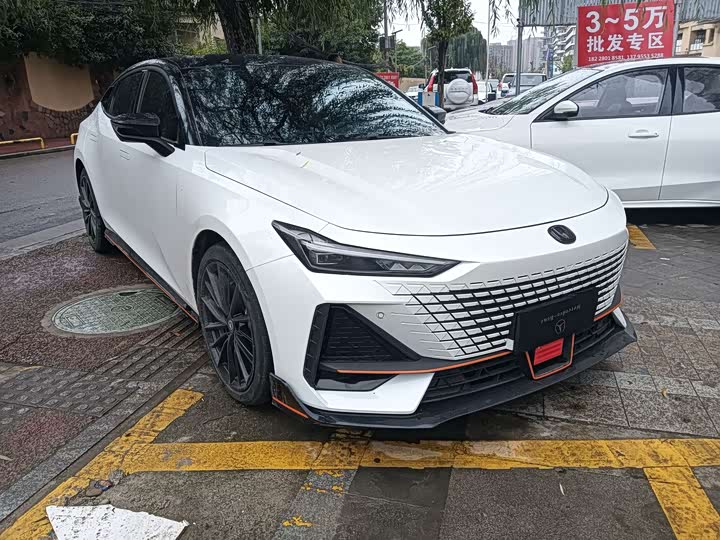 Фото 3 - Changan UNI-V