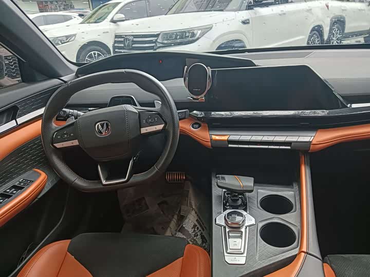 Фото 7 - Changan UNI-V