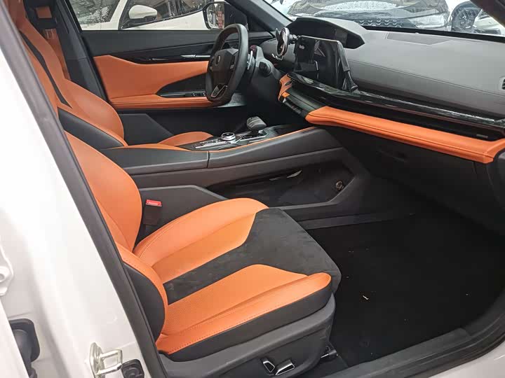 Фото 9 - Changan UNI-V