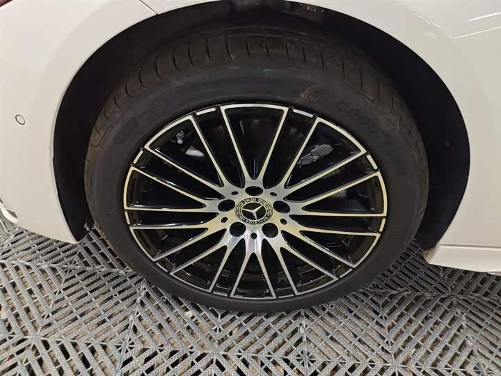 Фото 23 - Mercedes-Benz C-Class