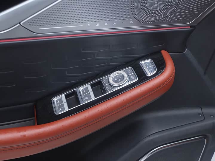 Фото 23 - Lincoln Z (Zephyr)