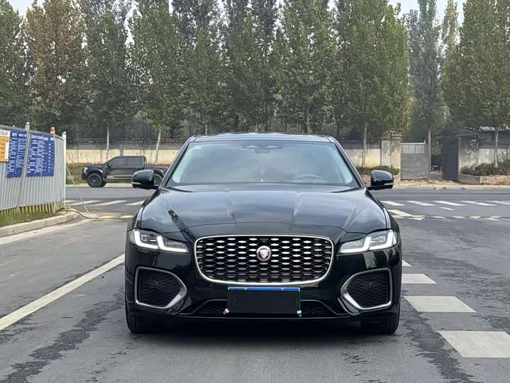 Фото 2 - Jaguar XF L