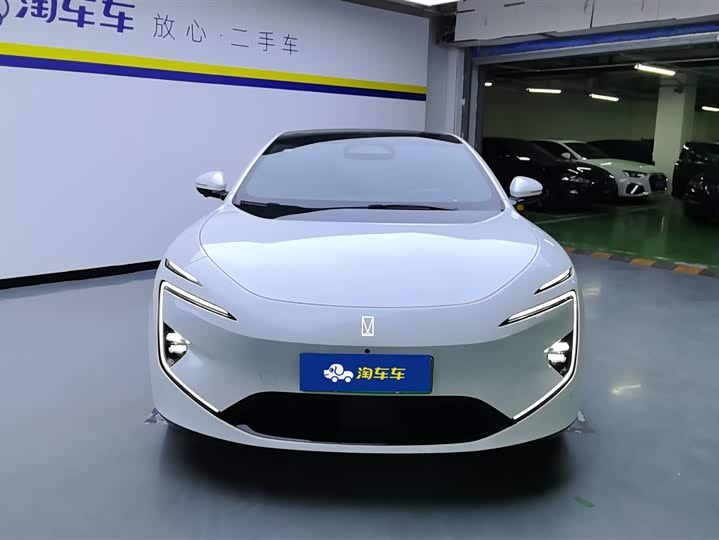 Фото 2 - Avatr 12