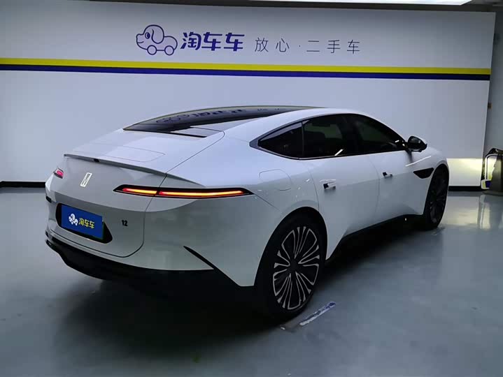 Фото 3 - Avatr 12