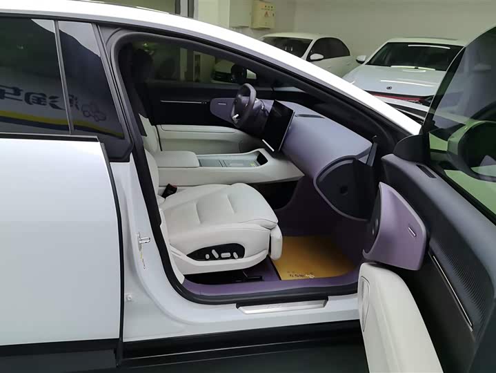 Фото 8 - Avatr 12