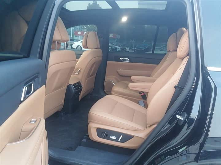 Фото 17 - LiXiang One