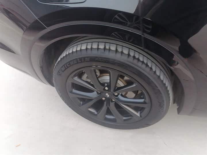 Фото 26 - LiXiang One