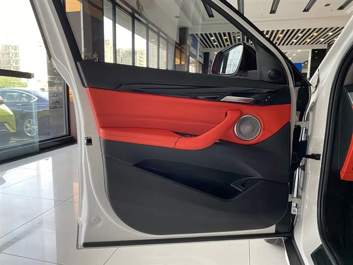 Фото 16 - BMW X2