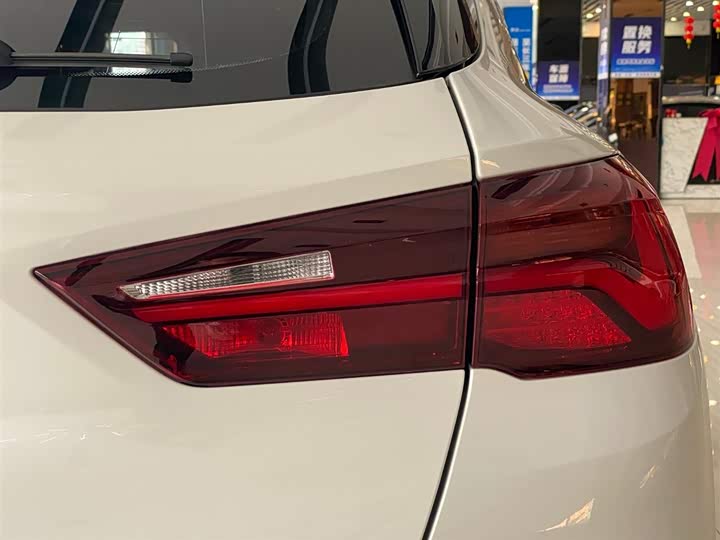 Фото 18 - BMW X2