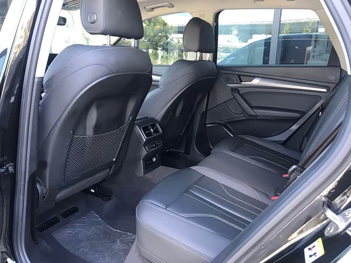 Фото 12 - Audi Q5L