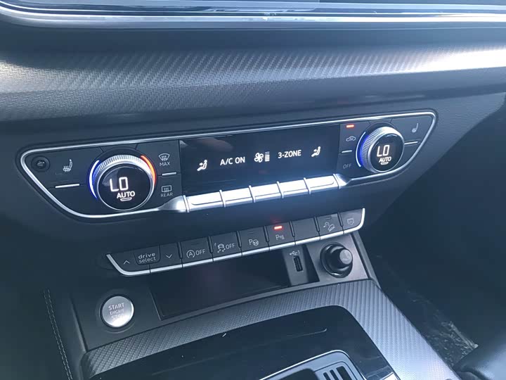 Фото 14 - Audi Q5L