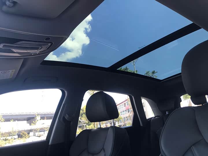 Фото 18 - Audi Q5L