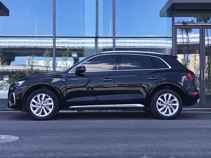 Фото 4 - Audi Q5L