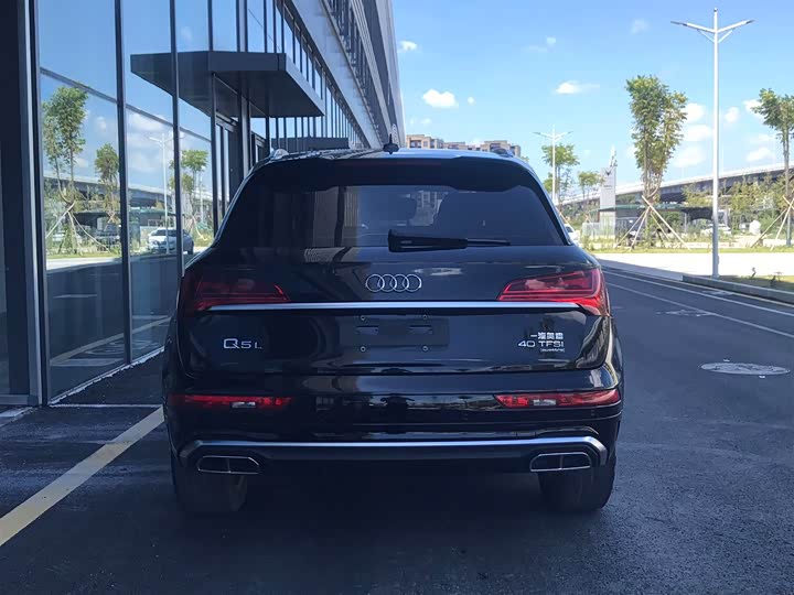 Фото 6 - Audi Q5L