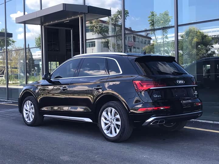 Фото 7 - Audi Q5L
