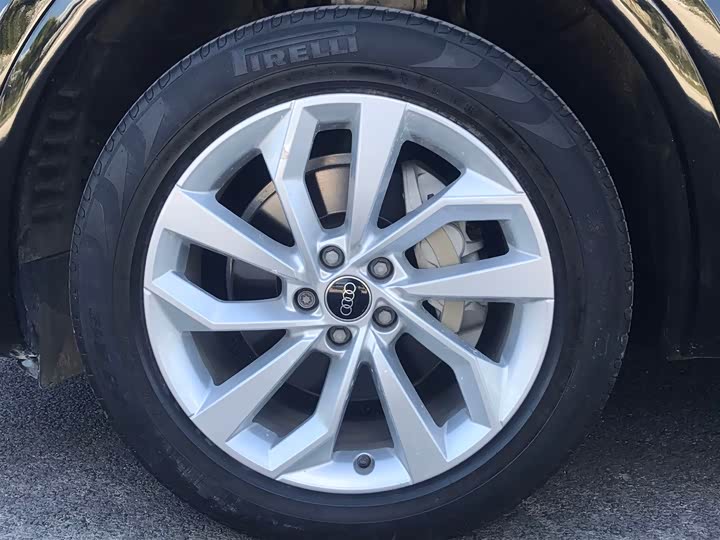 Фото 9 - Audi Q5L