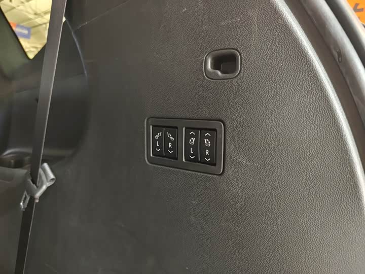 Фото 17 - Chevrolet Blazer