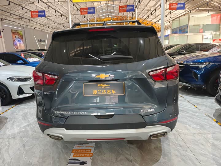 Фото 6 - Chevrolet Blazer