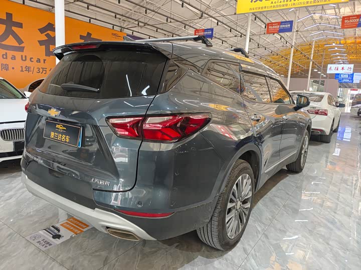 Фото 7 - Chevrolet Blazer