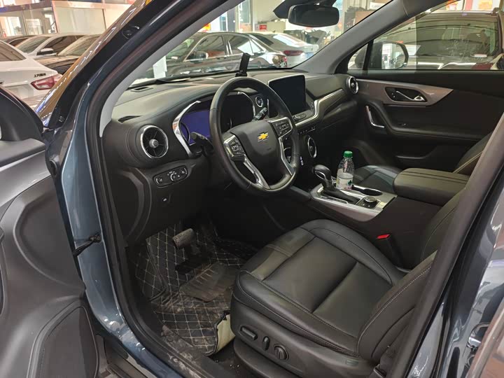 Фото 8 - Chevrolet Blazer