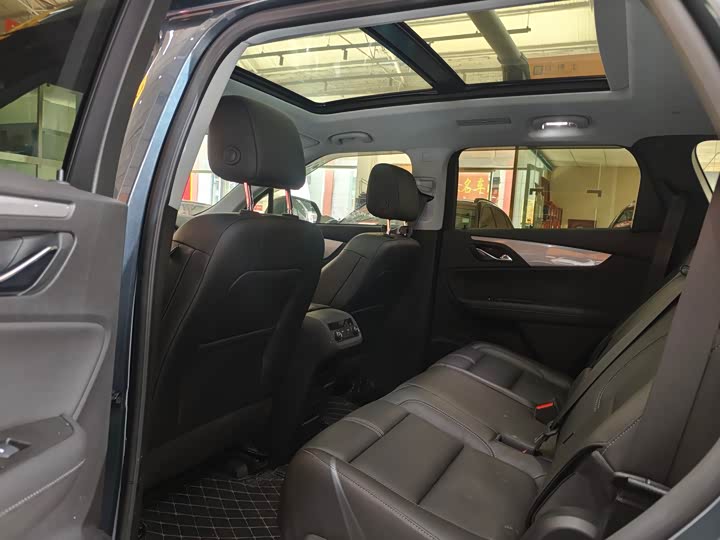 Фото 9 - Chevrolet Blazer