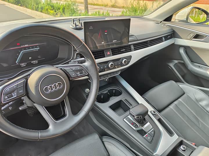 Фото 10 - Audi A4L