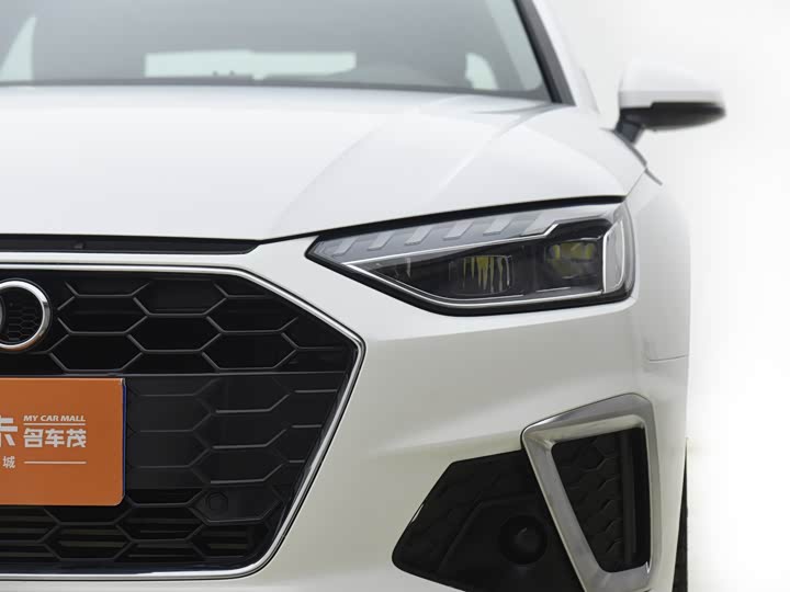 Фото 2 - Audi A4L