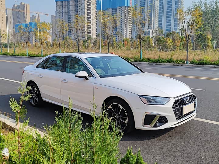 Фото 20 - Audi A4L