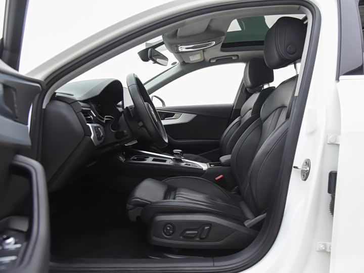 Фото 27 - Audi A4L