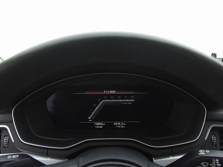 Фото 6 - Audi A4L