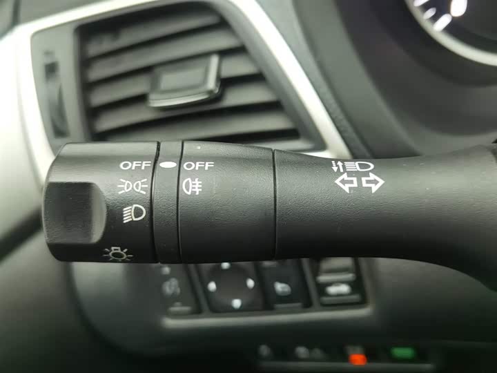 Фото 21 - Nissan Sylphy