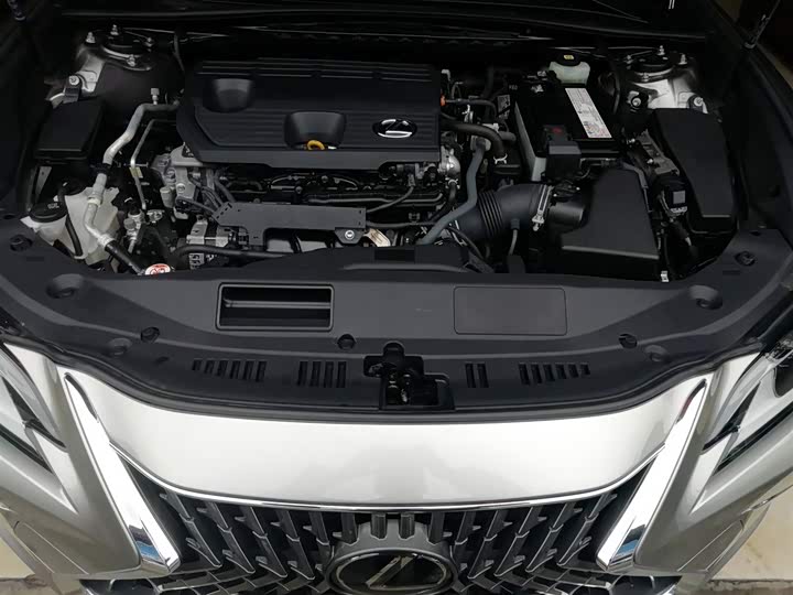 Фото 20 - Lexus ES