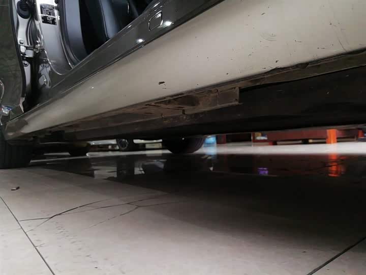 Фото 21 - Lexus ES