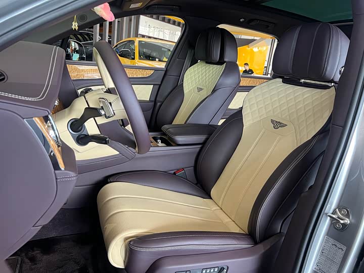 Фото 5 - Bentley Bentayga