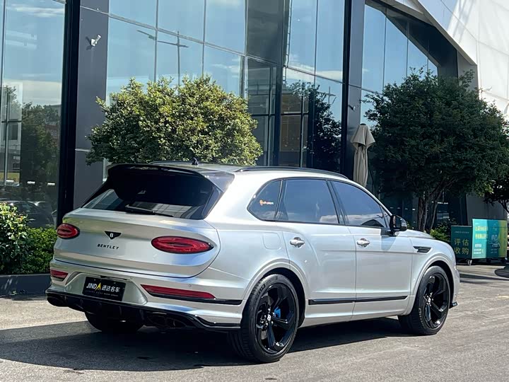 Фото 9 - Bentley Bentayga