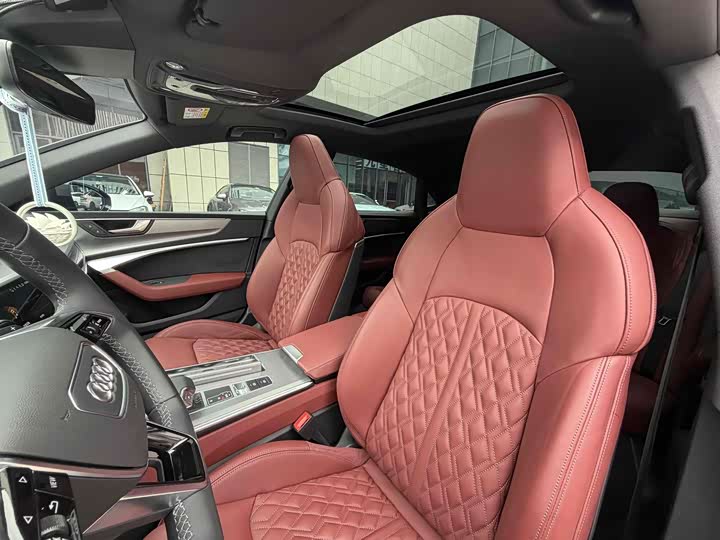 Фото 15 - Audi A7L