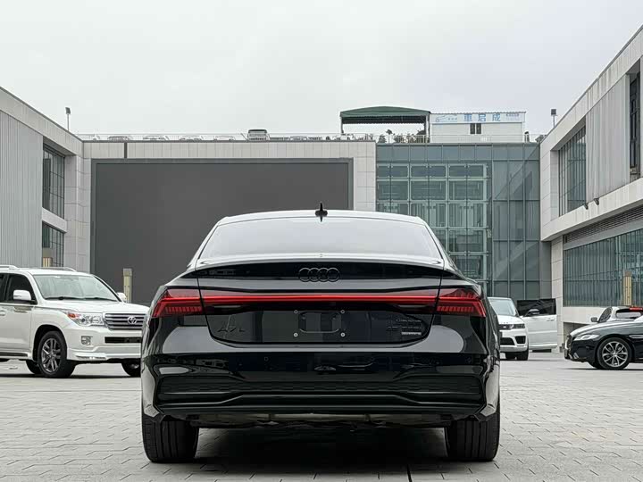 Фото 18 - Audi A7L