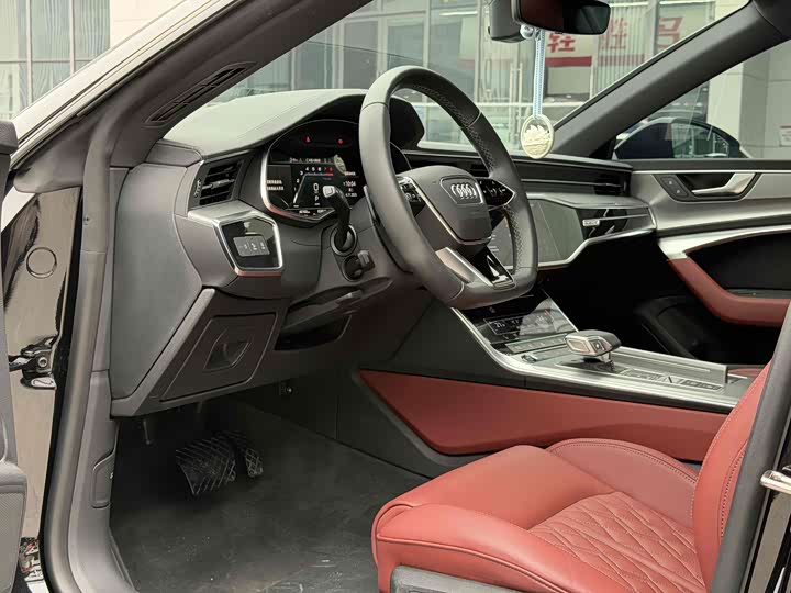 Фото 5 - Audi A7L