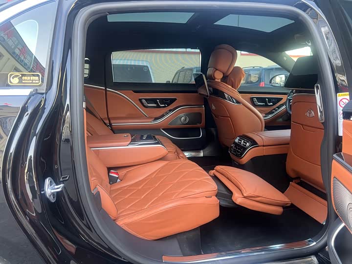 Фото 13 - Mercedes-Benz Maybach S-Class