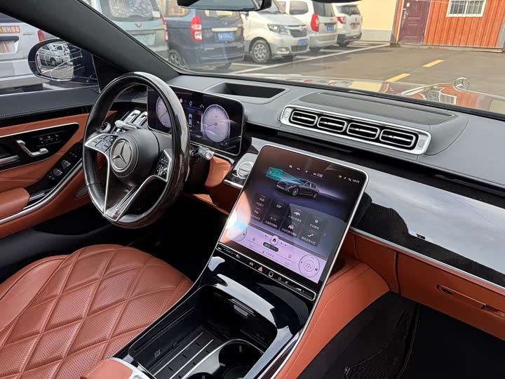 Фото 16 - Mercedes-Benz Maybach S-Class