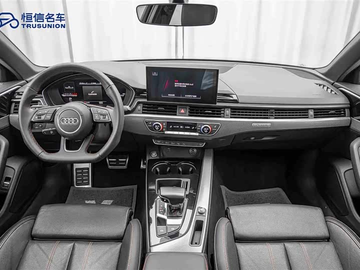 Фото 13 - Audi A4L