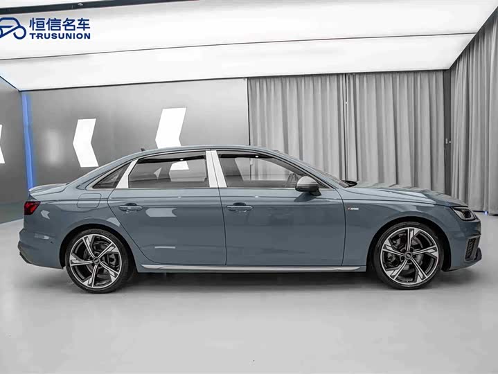 Фото 4 - Audi A4L