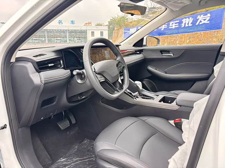 Фото 4 - Roewe i5