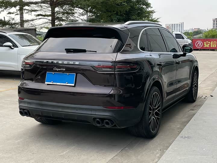 Фото 13 - Porsche Cayenne