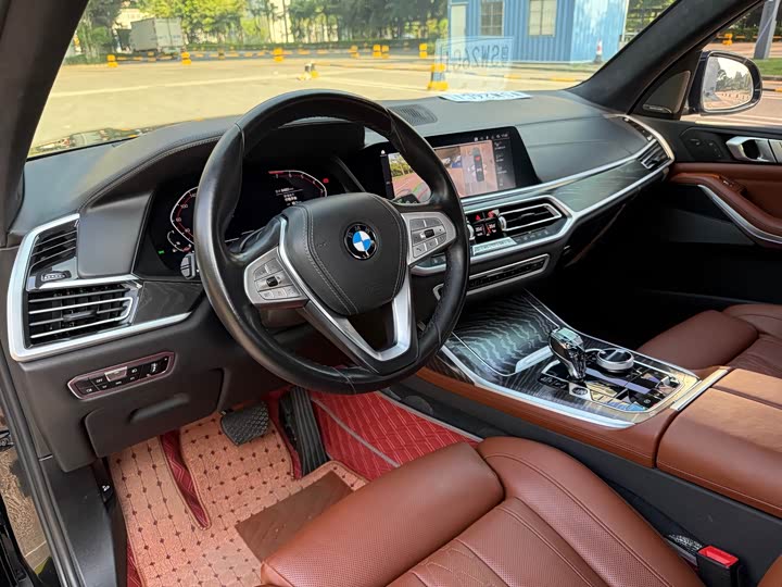 Фото 12 - BMW X7