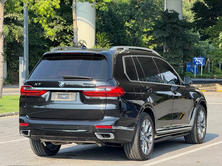 Фото 13 - BMW X7