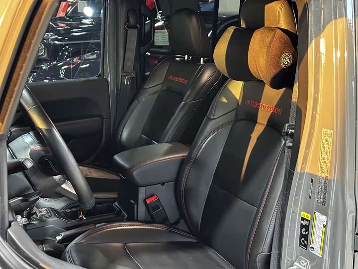 Фото 11 - Jeep Wrangler