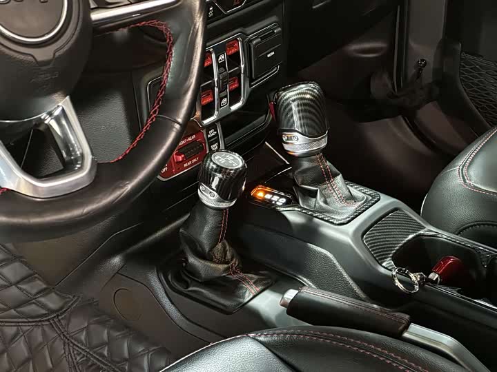 Фото 13 - Jeep Wrangler