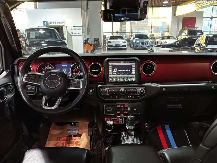 Фото 14 - Jeep Wrangler