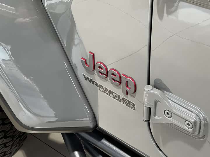 Фото 17 - Jeep Wrangler